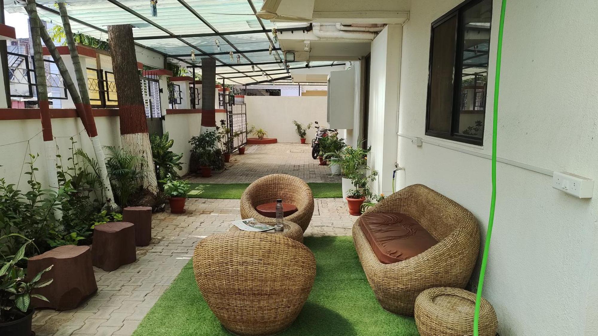 Datsung Hotel 2*